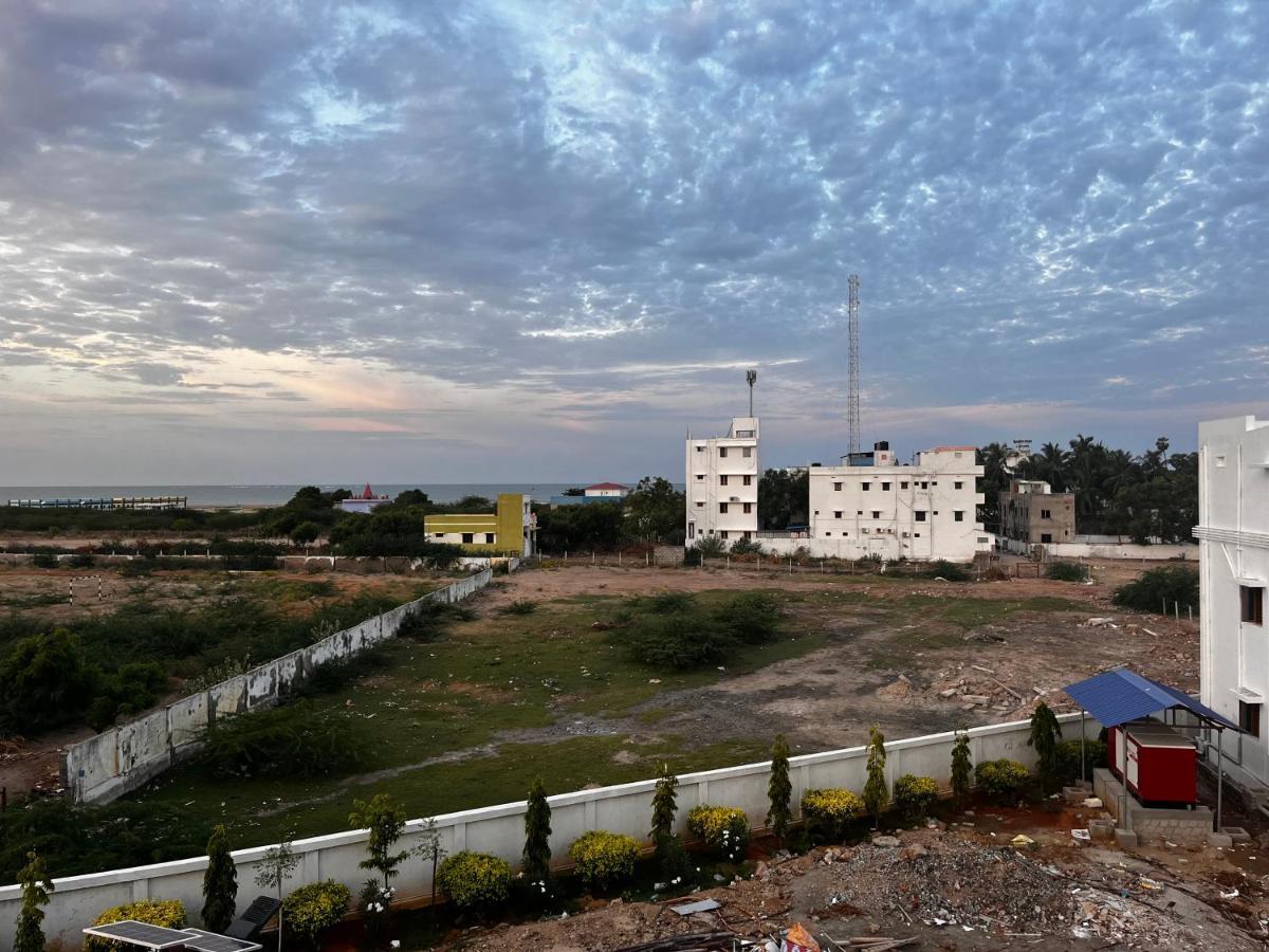Отель Sri Balaji Lodging Тиручендур Экстерьер фото